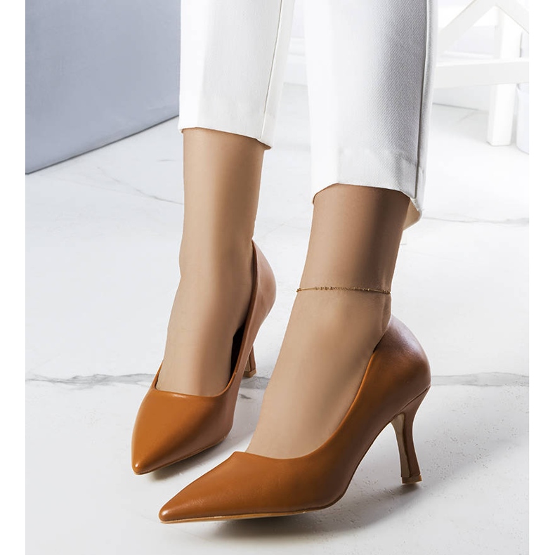 BM Brown low heel pumps from Jayda 1