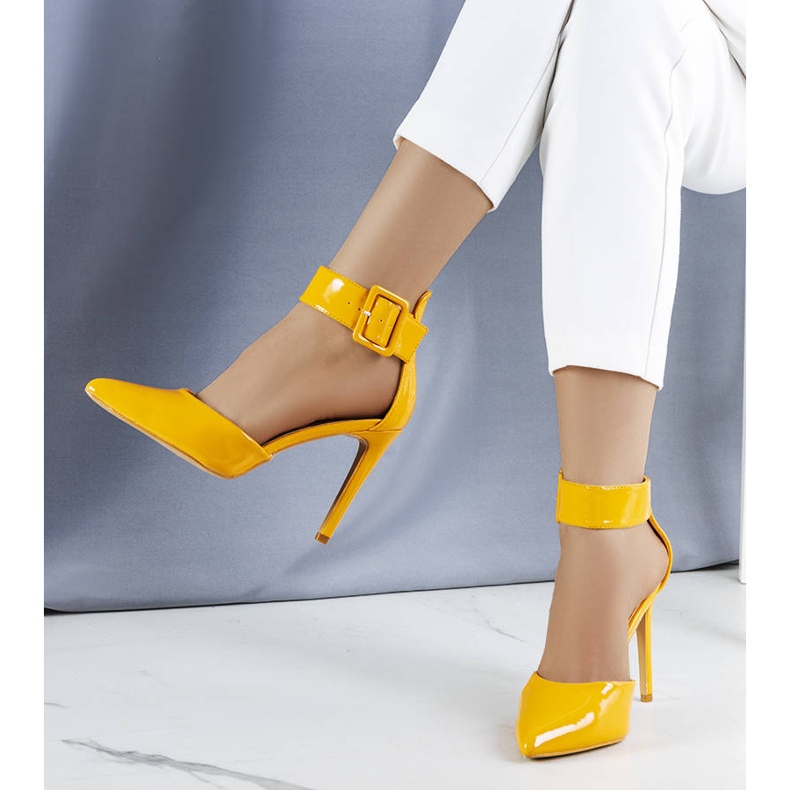 BM Sonya orange lacquered pumps 1