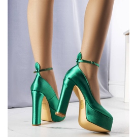 Green high heel pumps from Lila 2
