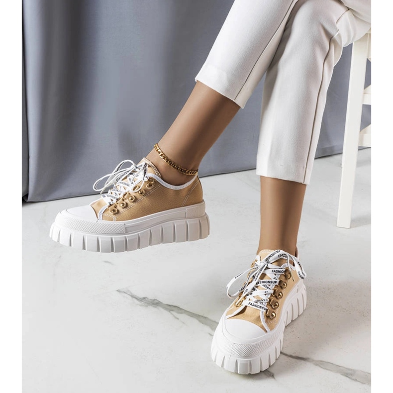 Beige platform sneakers from Toni 1