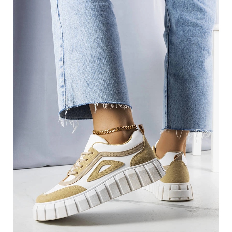 Beige platform sneakers from Robyn 1