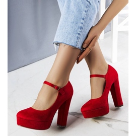 Red heel pumps from Johnnie 1