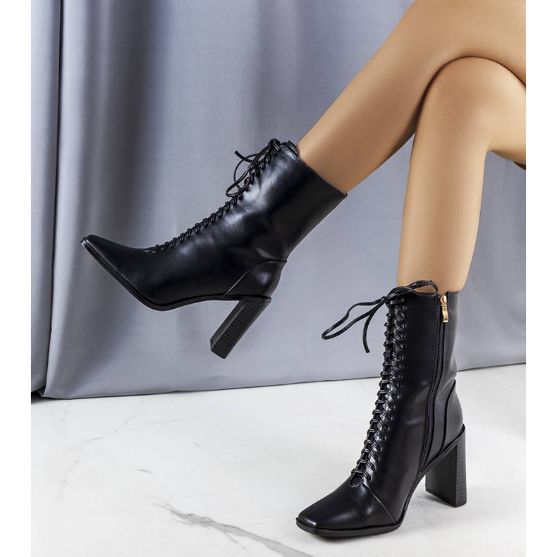 Black ankle boots with a Jenny tie 1