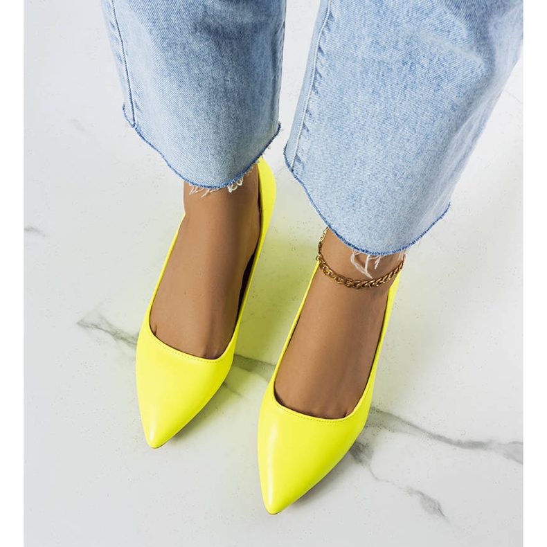 Yellow heeled pumps from Gail 1