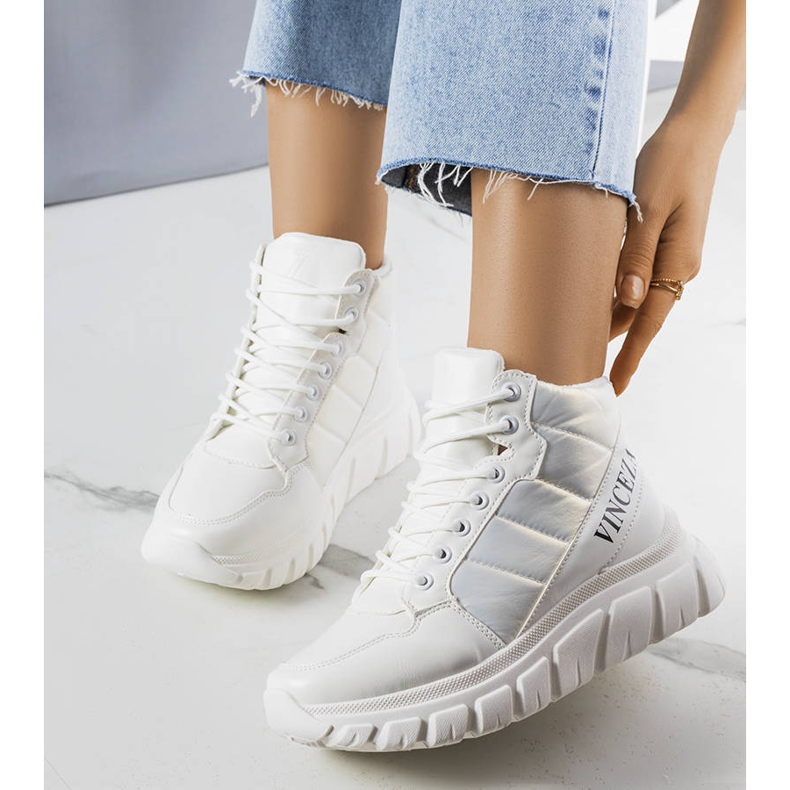 PA1 Luz white insulated snow boots 1