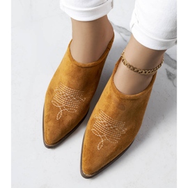 PA1 Brown slides with a built-up front from Linda 1