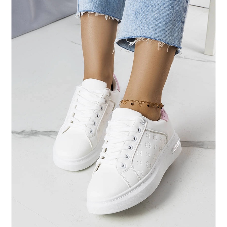White high-soled sneakers from Tasha 1