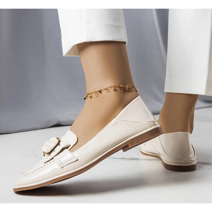 Beige lacquered loafers from Erica 1