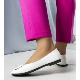 White ballerinas with a Sheller buckle 1