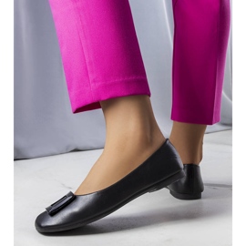 Black ballerinas with a Sheller buckle 1