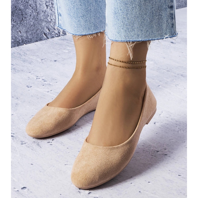 Beige flats with a leather footbed from Lespérance 1