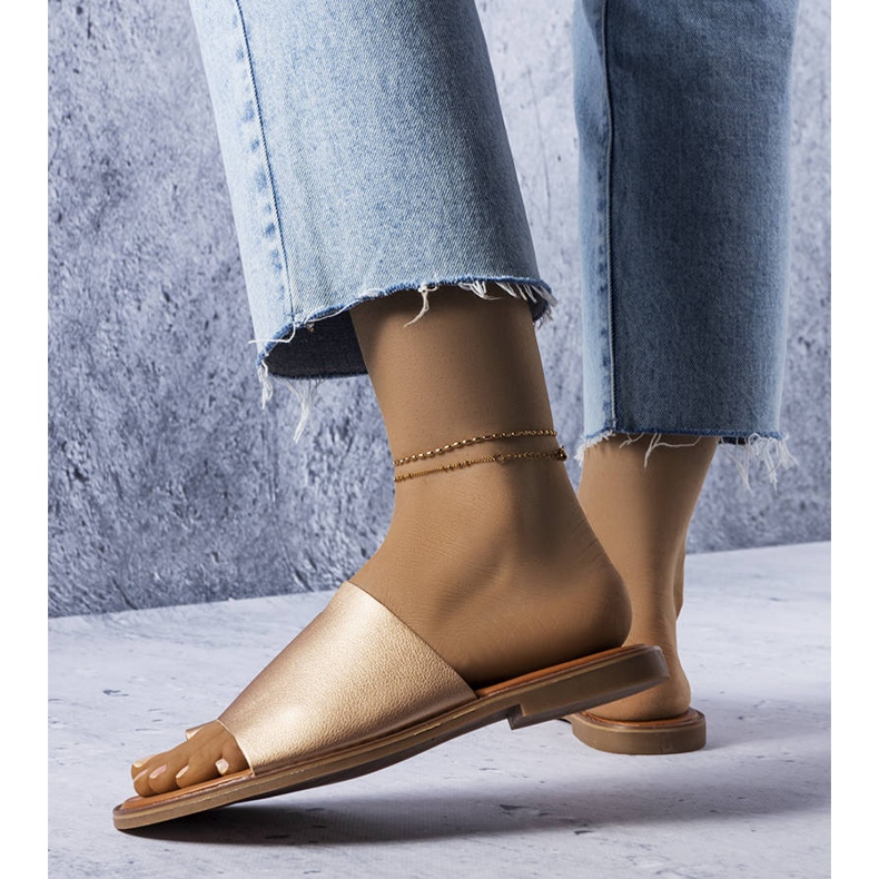 Evento Gold slippers with an irregular upper from Latourelle golden 1