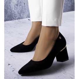 Black elegant pumps from Guérette 1