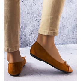 Brown patent toe ballerinas from Simard 1