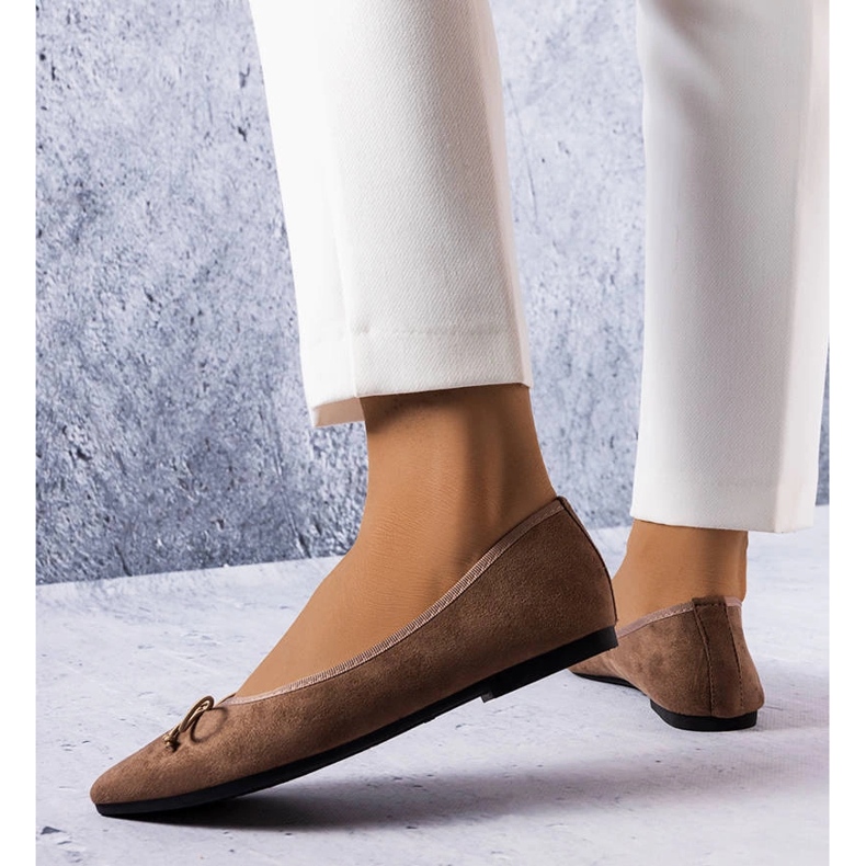 Brown pointed-toe ballerinas from Latour 1