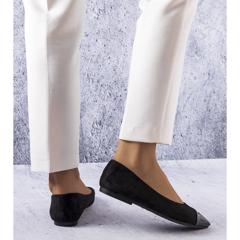 Black patent ballerinas from Thibault 1