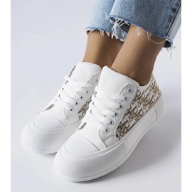 White sneakers with a beige pattern from Marquis 1