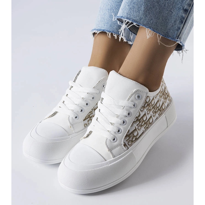 White sneakers with a beige pattern from Marquis 1