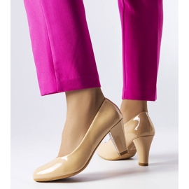 BM Beige patent leather pumps from Burkett 1