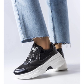 Women's black sneakers from Séguin 1