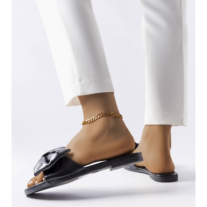 BM Black elegant sandals with a bow from Garnier 1