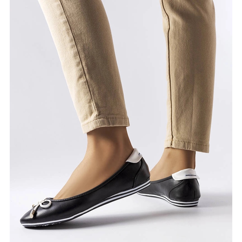 Black ballerinas decorated with a bow from Maddalena 1