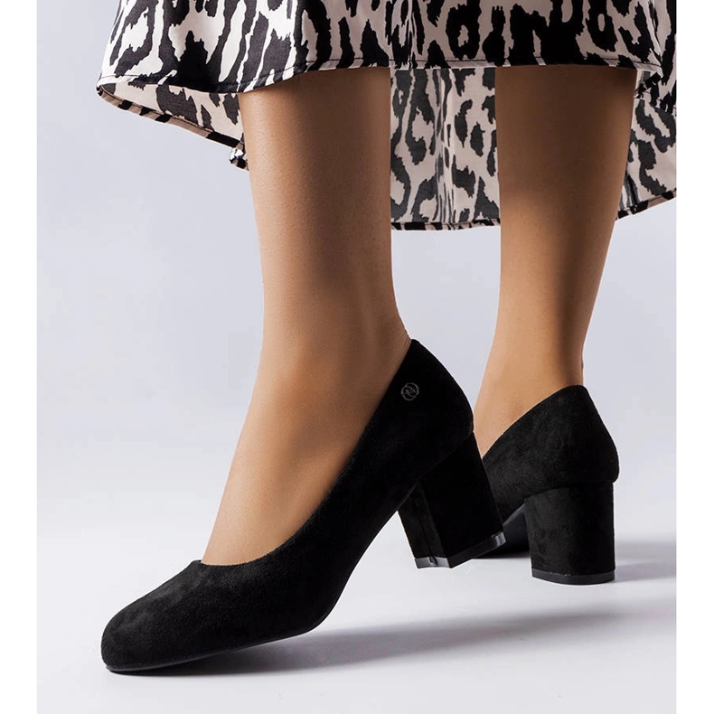 Black elegant Picard pumps 1