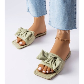 Green elegant sliders with a bow from Thériault 1