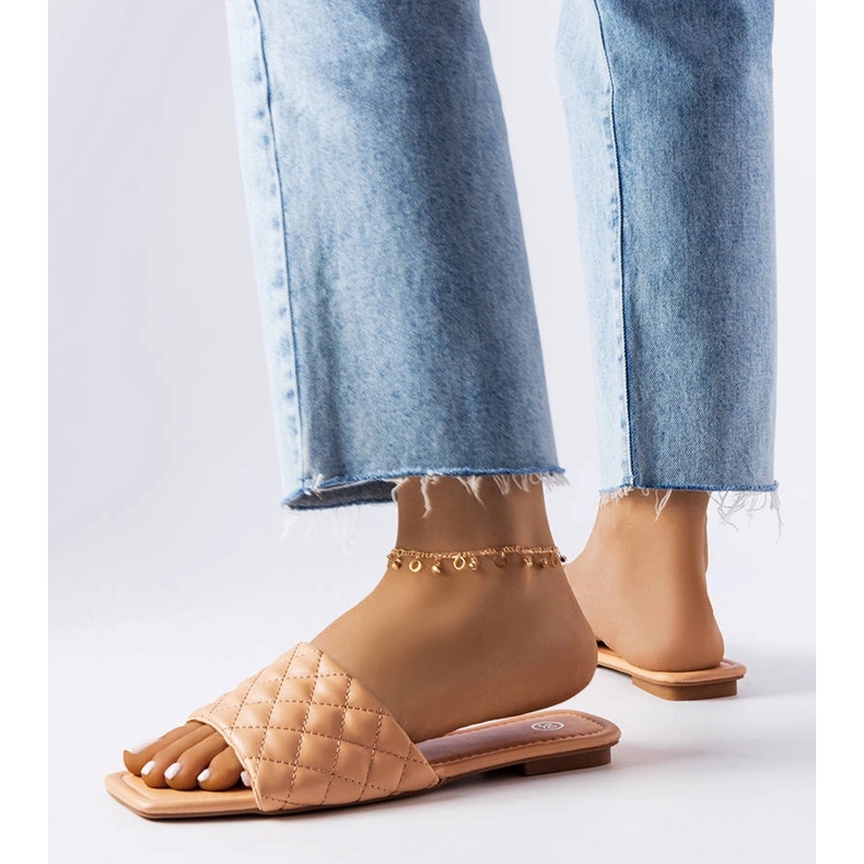 Pink elegant slippers with quilting from Labrie 2