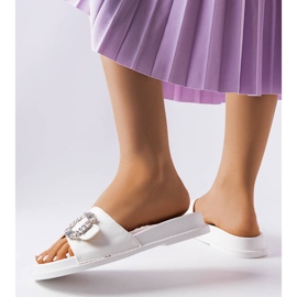 White sliders decorated with Griegsvei rhinestones 1
