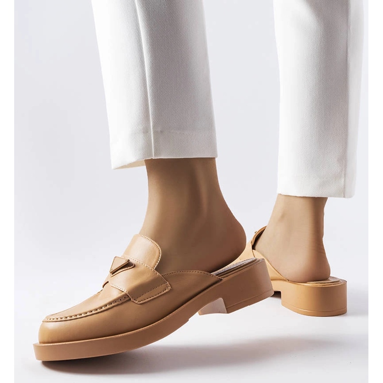 Brown slides with a built-in toe from Berkshire 1