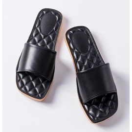 Black rubber sliders from Chatigny 1