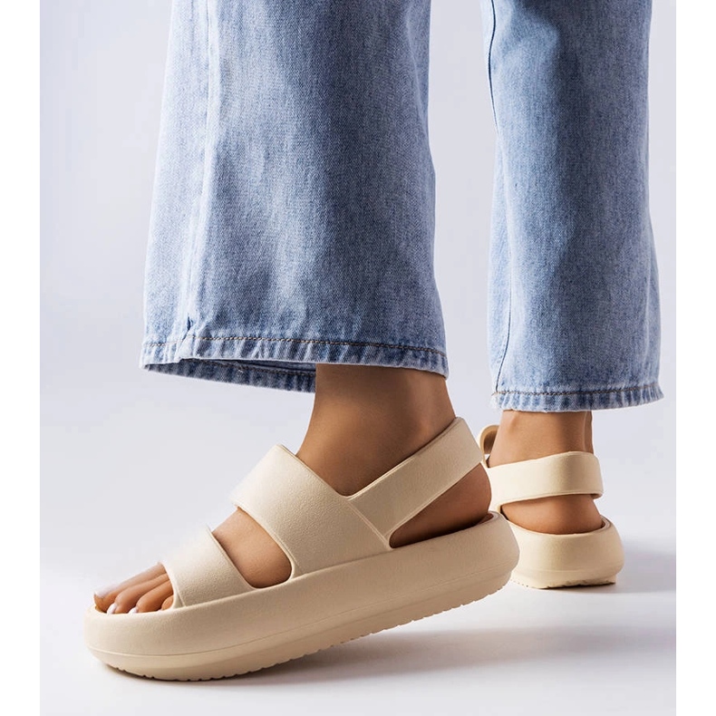 Beige sandals from Émond 1