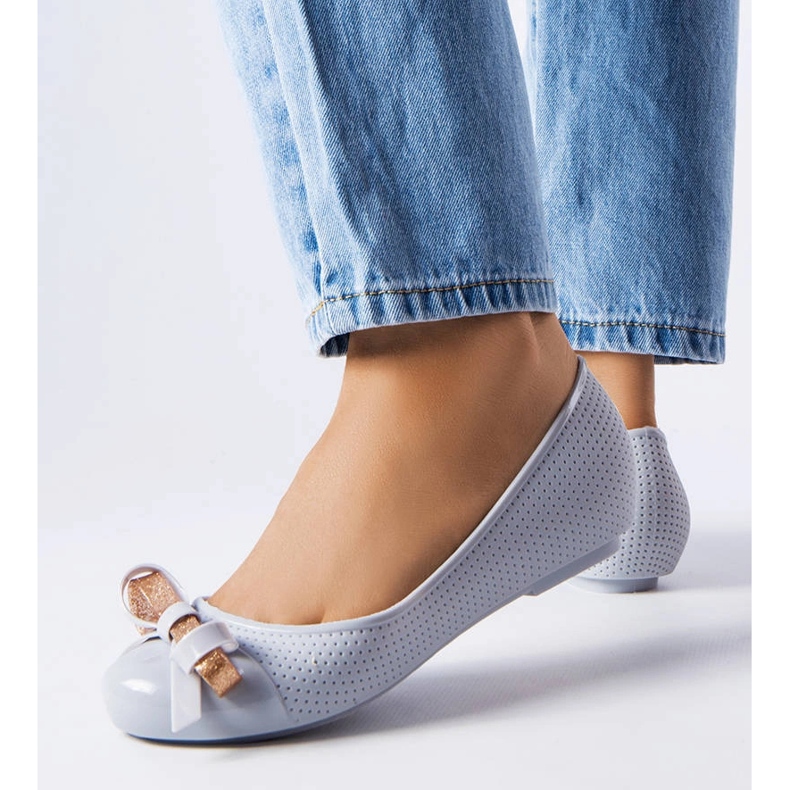 Gray ballerinas decorated with a Harlingen bow grey 1 Gray ballerinas decorated with a Harlingen bow grey 1