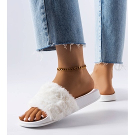 BM White slides with fur from Raffaele 2