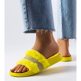 Yellow fur slides with rhinestones from Carrito 2