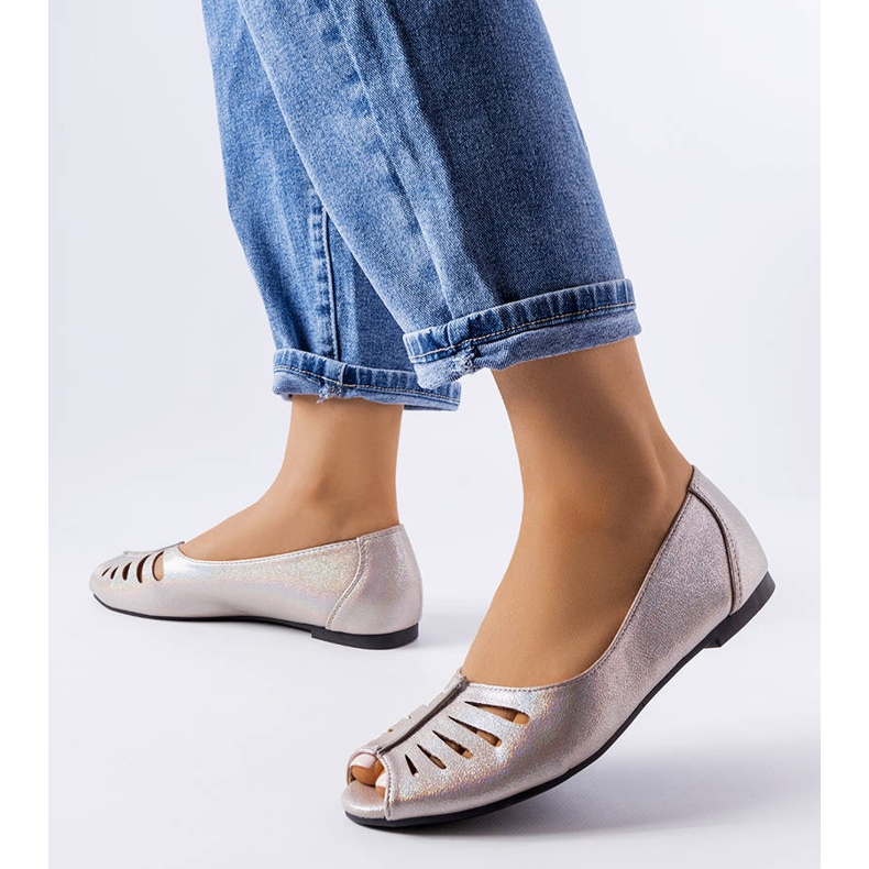 Silver metallic cut-out ballerinas from Fongemie 1