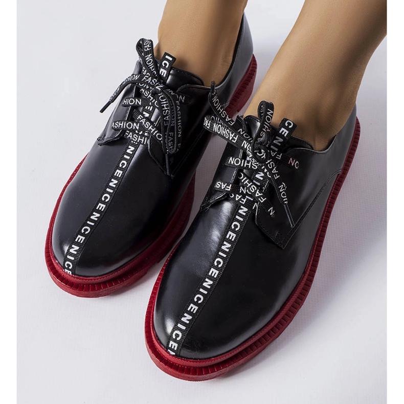 Black brogues with a contrast sole from Hanifan 1