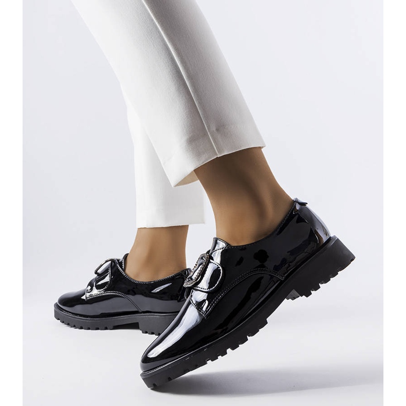 Black lacquered shoes with Jarisile buckle 2
