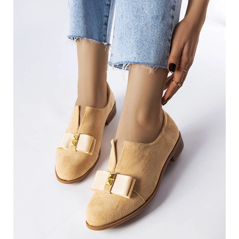 Beige brogues with a bow from Poplar 1