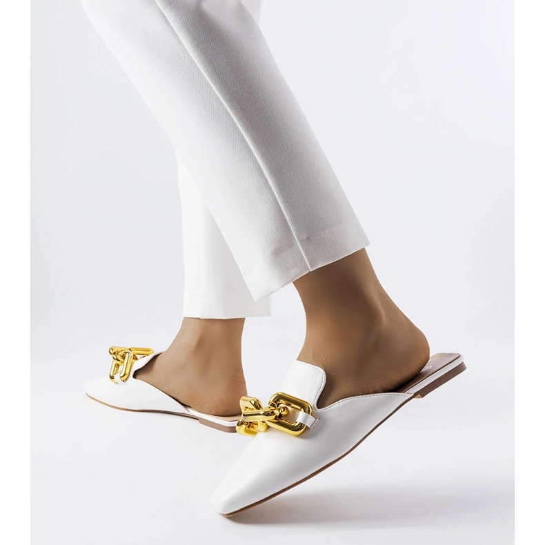 Hickory white sliders with chain 1