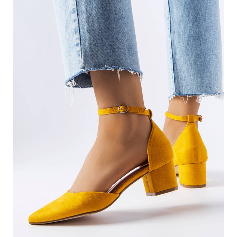 Yellow heel pumps from Annely 1
