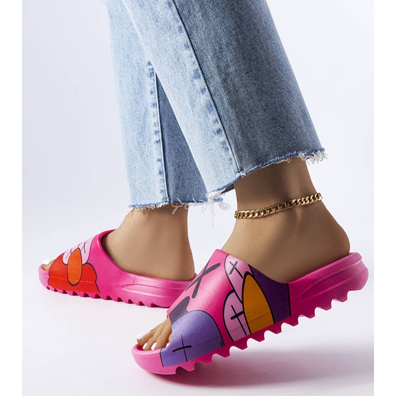 Dark pink flip flops with prints 2