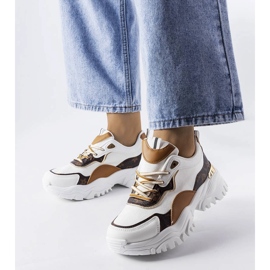 White sneakers on an irregular sole from Alta 1