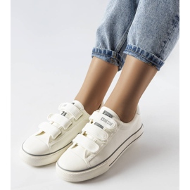 White sneakers with Velcro Big Star LL274A203 1