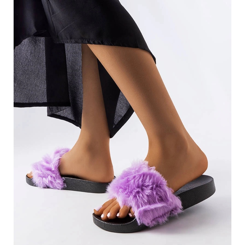 Purple slippers with fur from Genevre 1