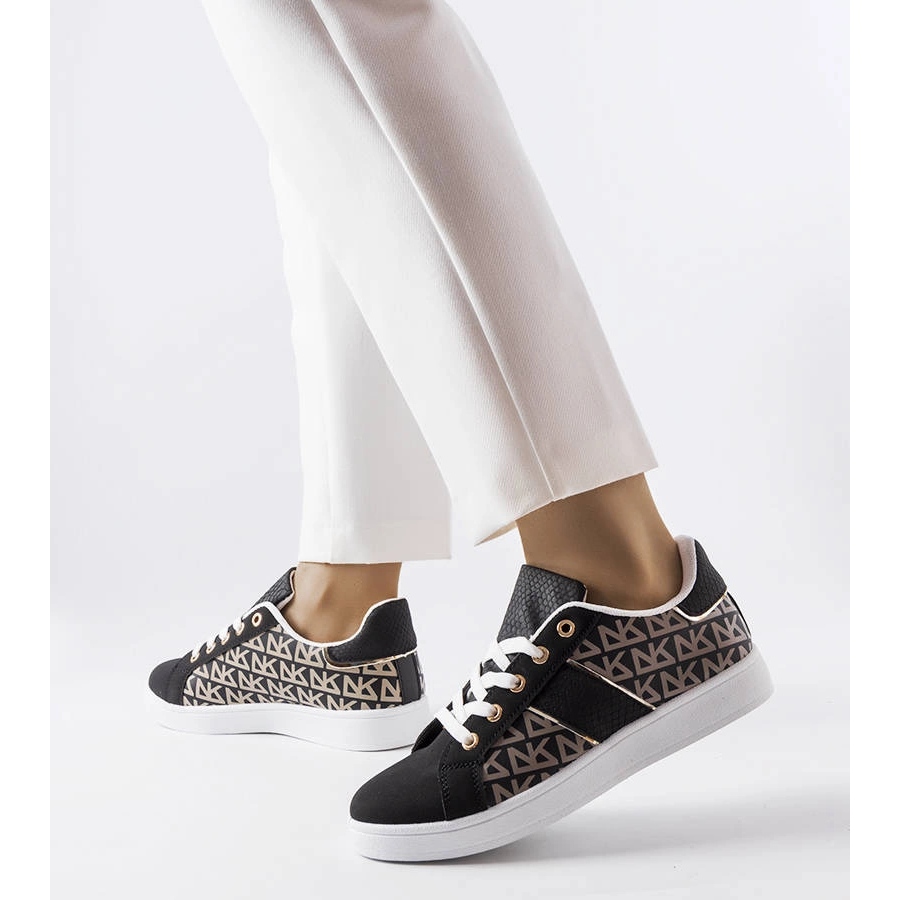 Dkny hot sale court trainers