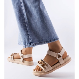 Beige sports sandals with chain from Machesney 1