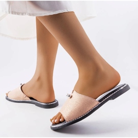 Pink metallic sandals with pearls from Frederi 2