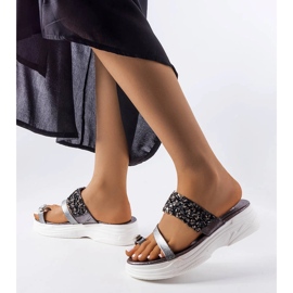 Gray flip-flops with a jewelry decoration from Cotilde silver 1